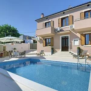 holiday-home-miceli.pula-hotels.org/